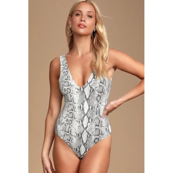 Lulus Womens Wildlife Black and White Snake Print Bodysuit Size L Sexy Chic - Picture 2 of 13